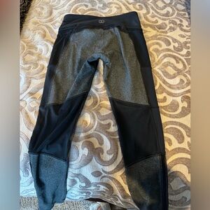 Calia black and gray color blocked leggings